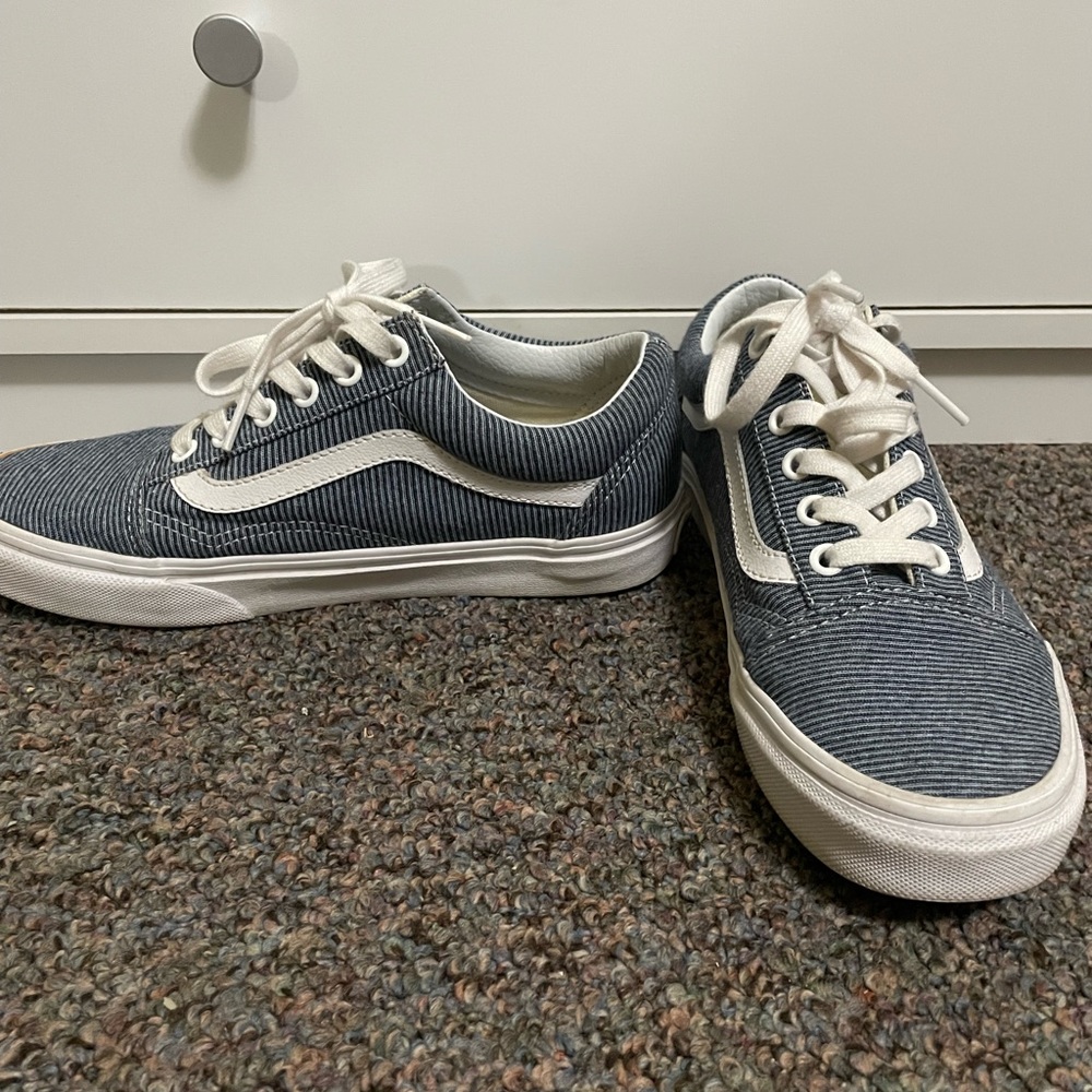 Vans - Picture 2 of 5